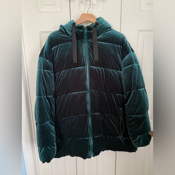 Emerald Green Puffy Jacket - Picture 2 of 7
